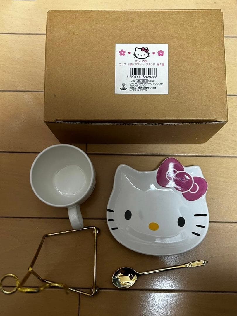 ハローキティ　レトロ　食器4点セット