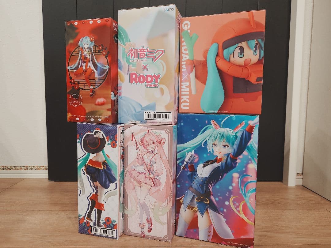 初音ミクフィギュア6体セット：シャアザクぐるみ、桜ミク、椿、EVO、猫、Rody