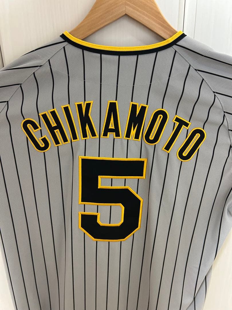 阪神タイガース 近本光司選手 ビジターユニフォーム Mサイズ