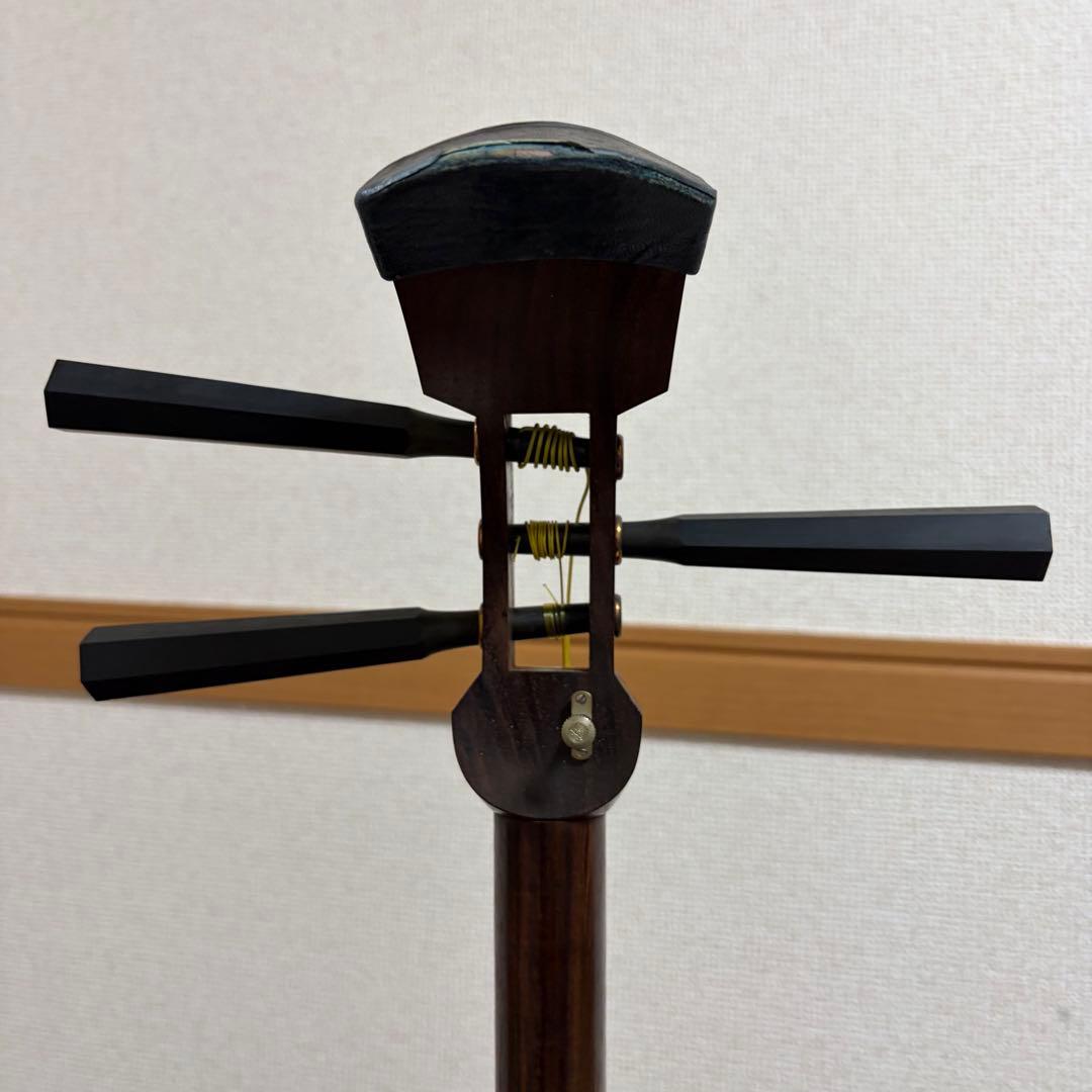 三味線 中棹　紫檀 丸打胴 和楽器　東さわり　ハードケース付き　付属品あり