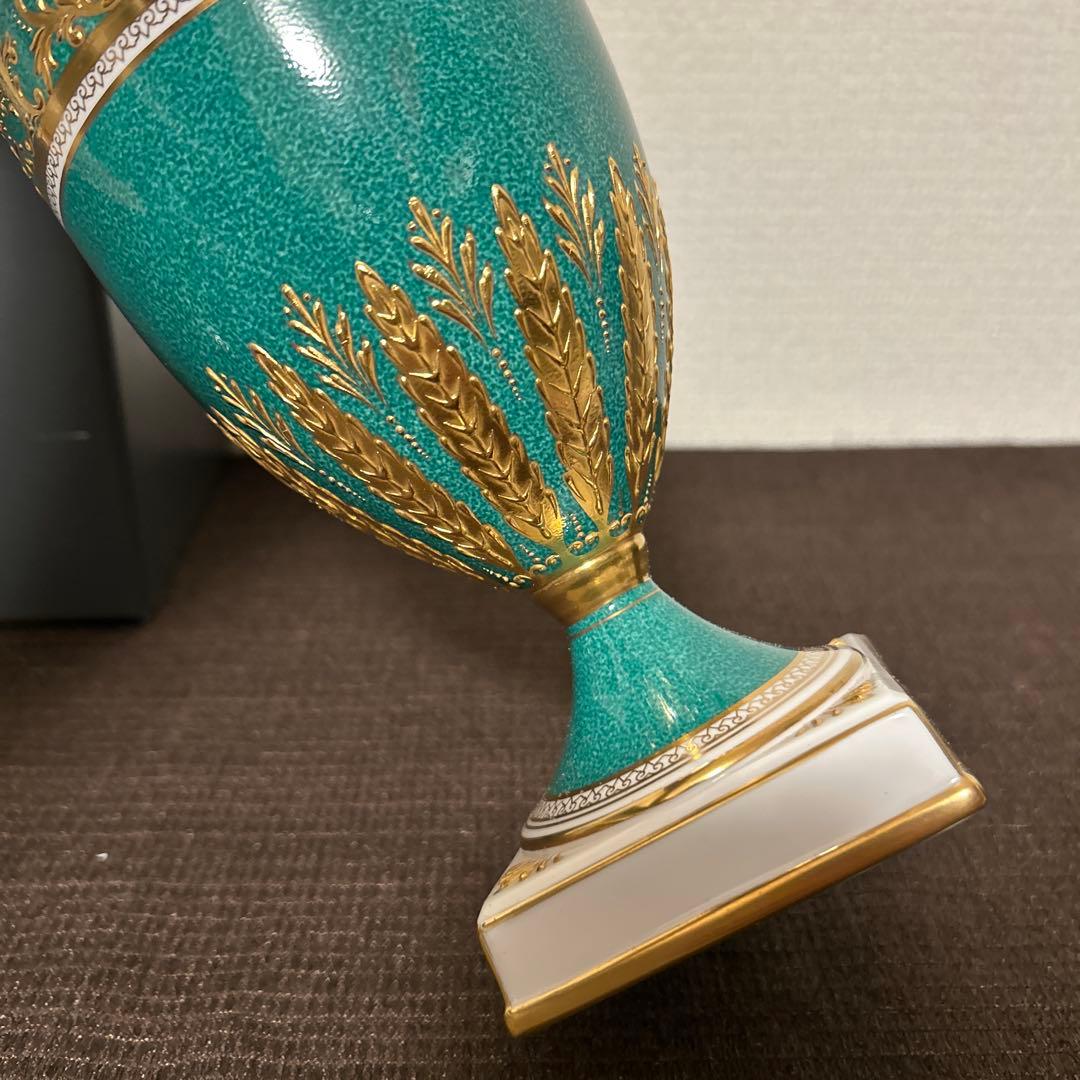 ウェッジウッド　コロンビア　パウダーグリーン　シャグリーン　フラワーベース