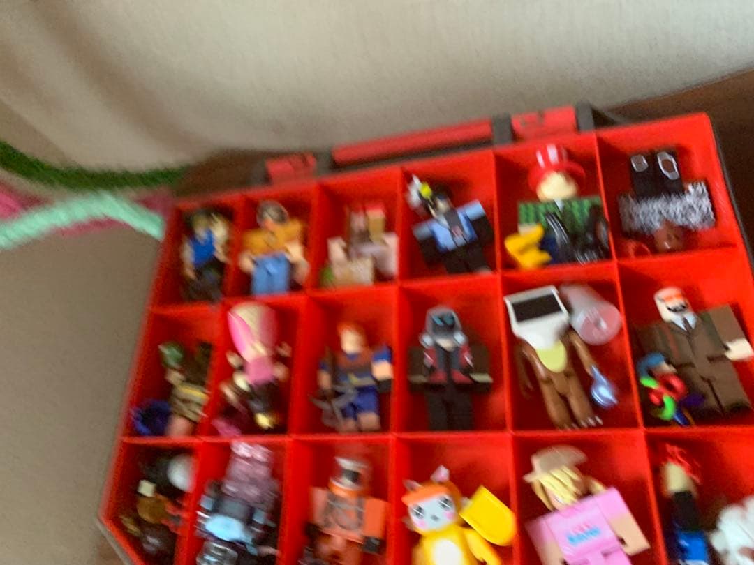 ROBLOX フィギュア 収納ケース付き 56体セット+accessories