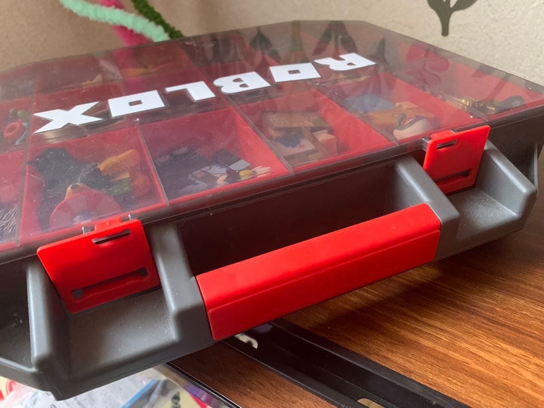ROBLOX フィギュア 収納ケース付き 56体セット+accessories