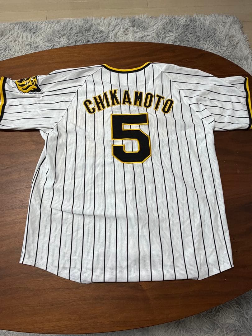 阪神タイガース 近本選手 ユニフォーム　　SSサイズ