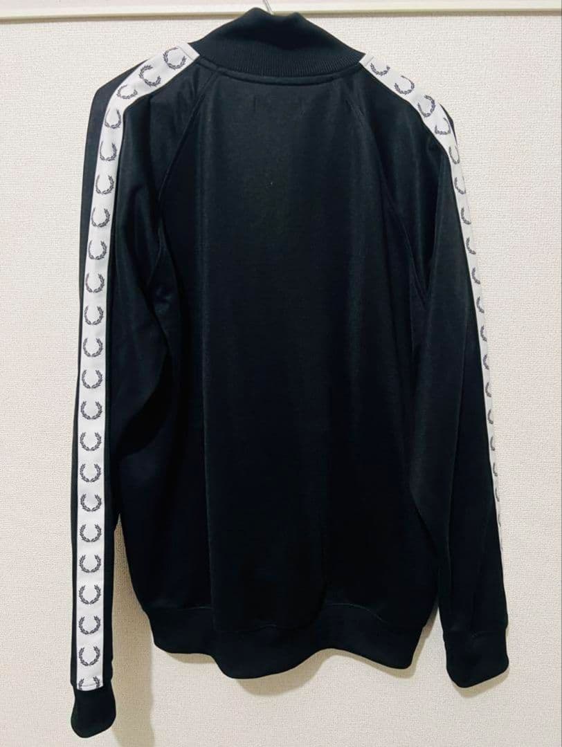 【売り切り価格】フレッドペリー FRED PERRY トラックジャケット