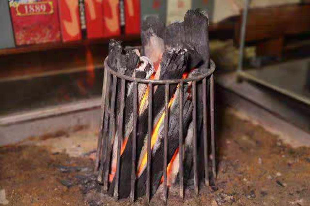 ロストル 五徳 焚き火台 原始焼きスタンド 炉端焼き 魚焼き 枠 囲炉裏火鉢2個