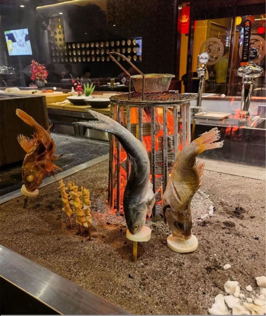 ロストル 五徳 焚き火台 原始焼きスタンド 炉端焼き 魚焼き 枠 囲炉裏火鉢2個