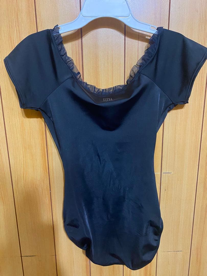 週末までお値下げいたしますstina RTN レオタード