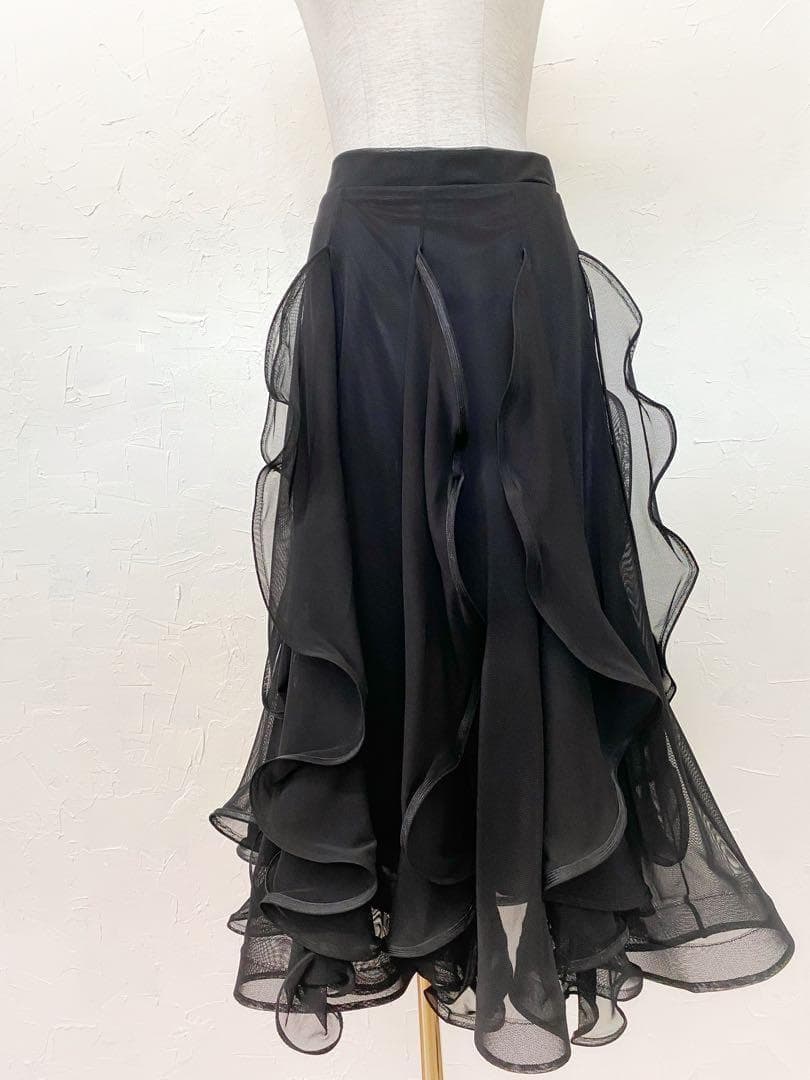 【ボリューミー】新品　フリルふりふりロングスカート 黒 ｍ160