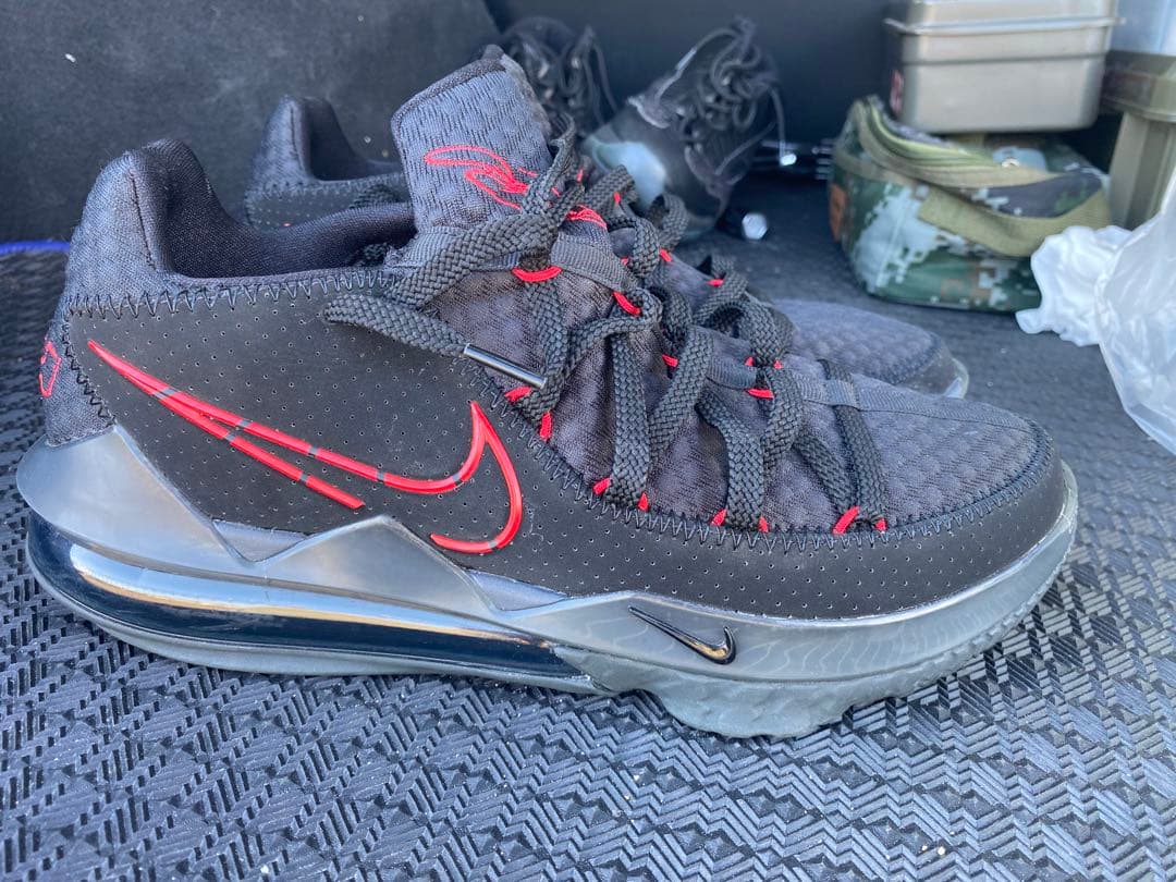 NikeLeBron17LowBredナイキレブロン17ロー28.5cm NBA