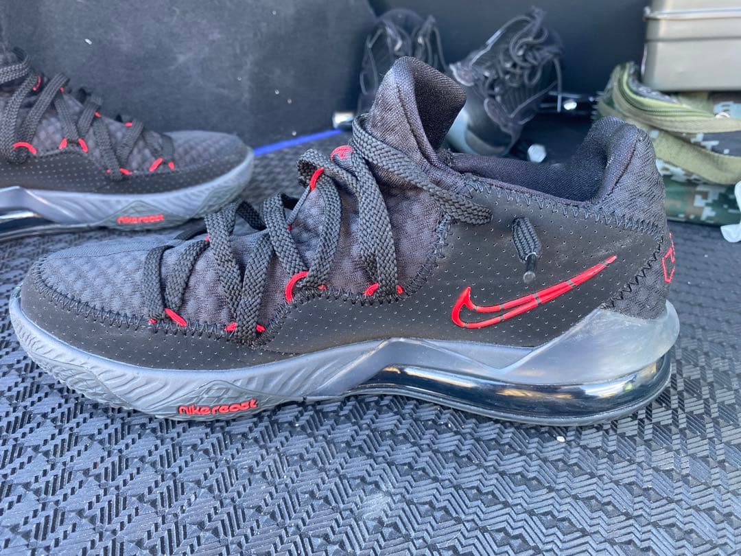 NikeLeBron17LowBredナイキレブロン17ロー28.5cm NBA