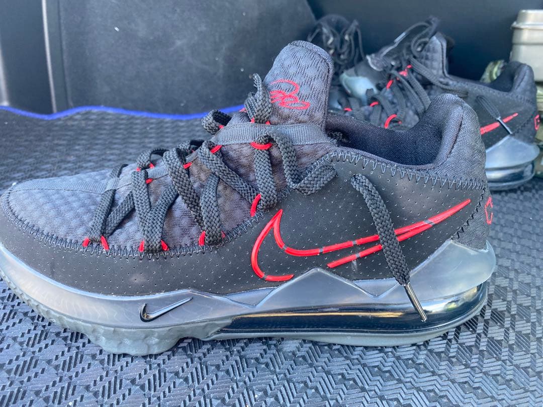 NikeLeBron17LowBredナイキレブロン17ロー28.5cm NBA