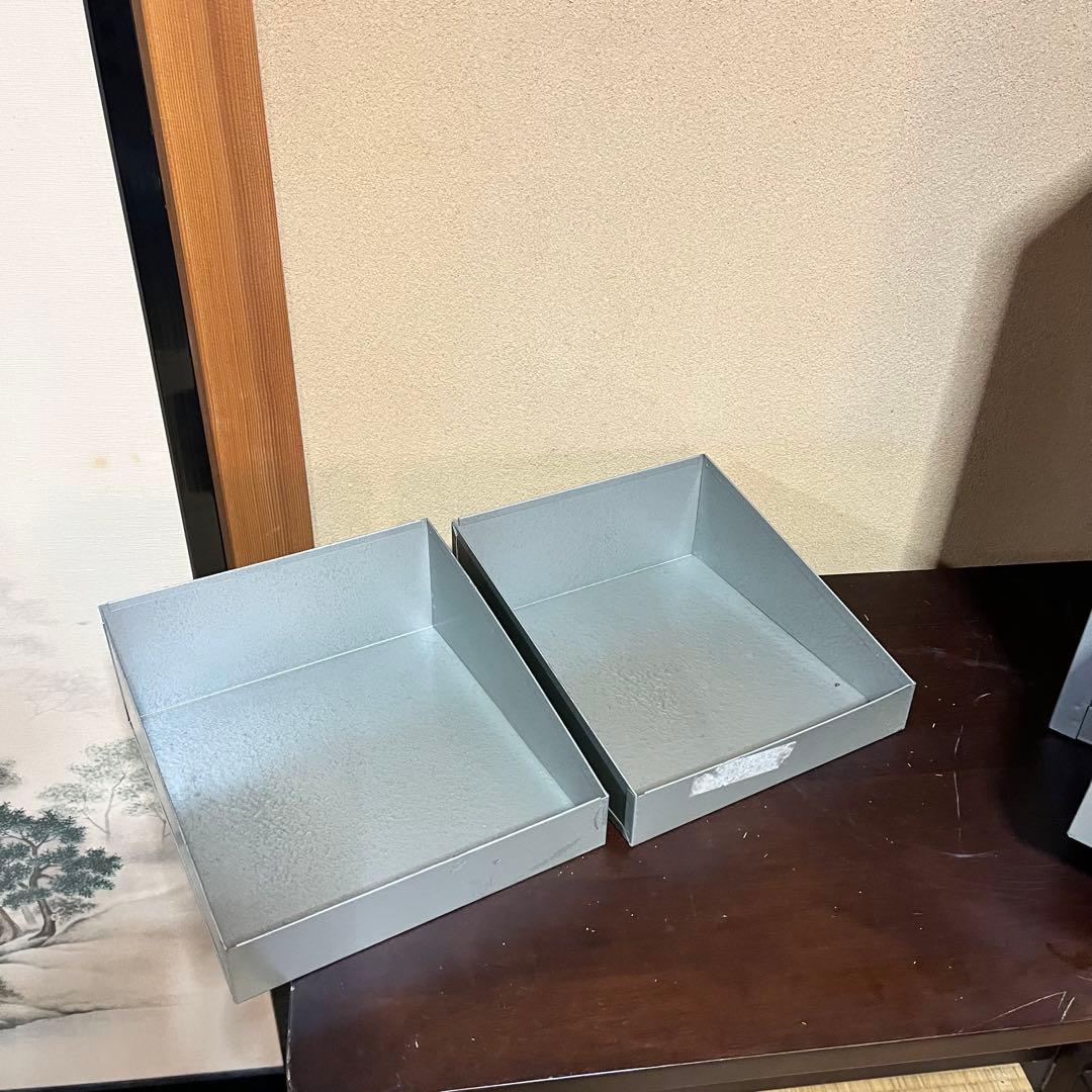 t*8様 昭和レトロ　鉄製常備薬入れ