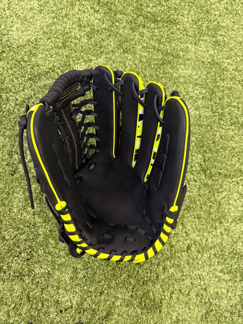 ✨超貴重✨Under Armour グローブ迷彩 外野手用 軟式グローブ