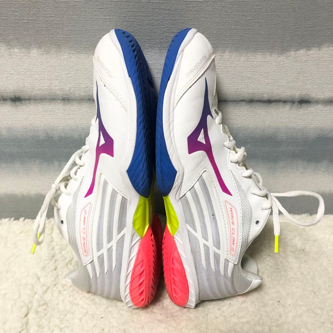 ☆大人気モデル！【MIZUNO】ミズノ　バドミントンシューズ　ウエーブクロー2