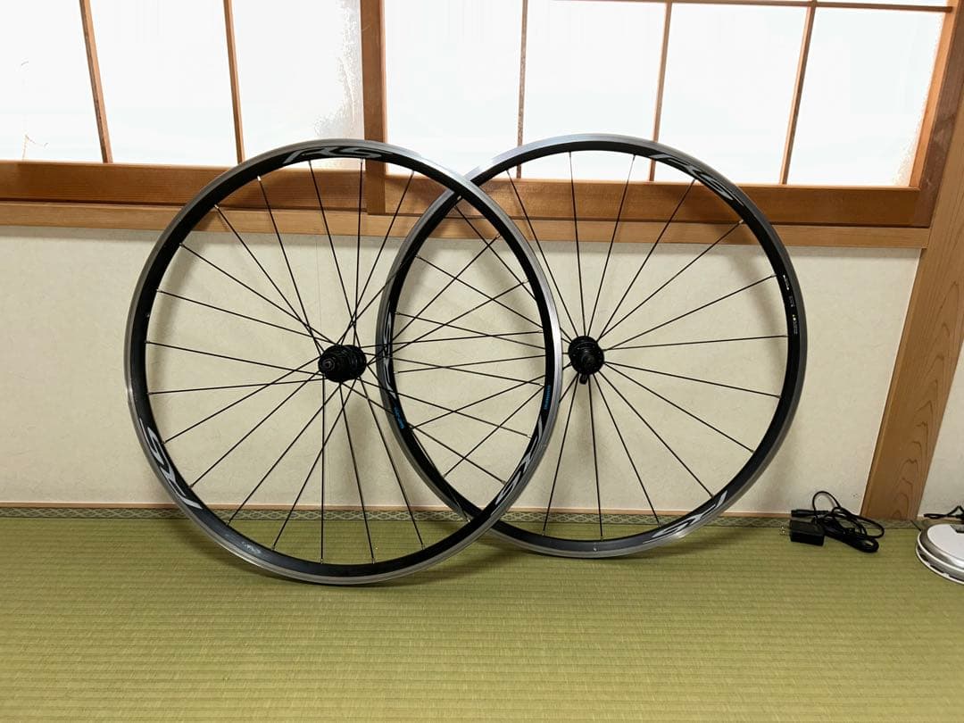 シマノ 前後ホイールセット WH-RS100