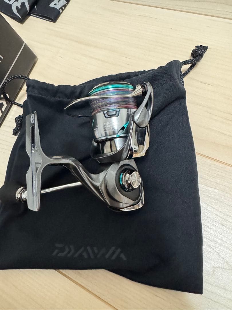 Daiwa Emeraldas AIR PC LT2500-H 新品未使用