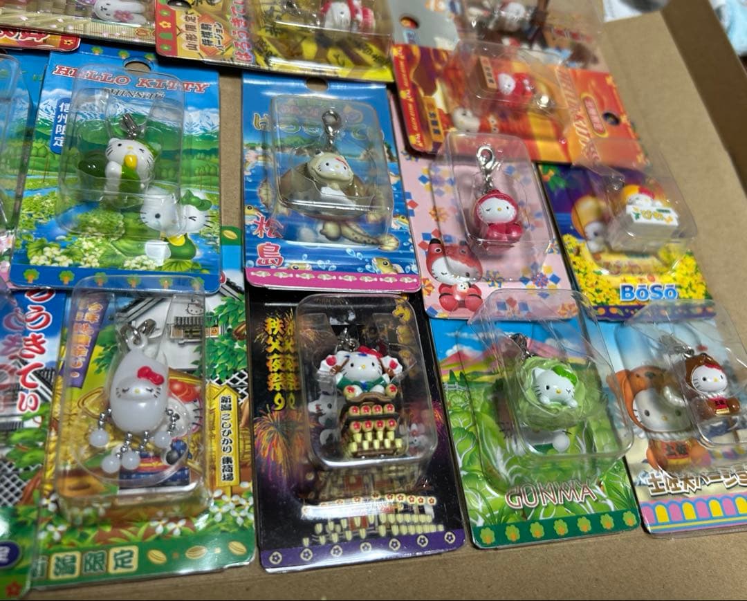 ハローキティ 地域限定　ファスナーマスコット　 17個セットまとめ　ご当地
