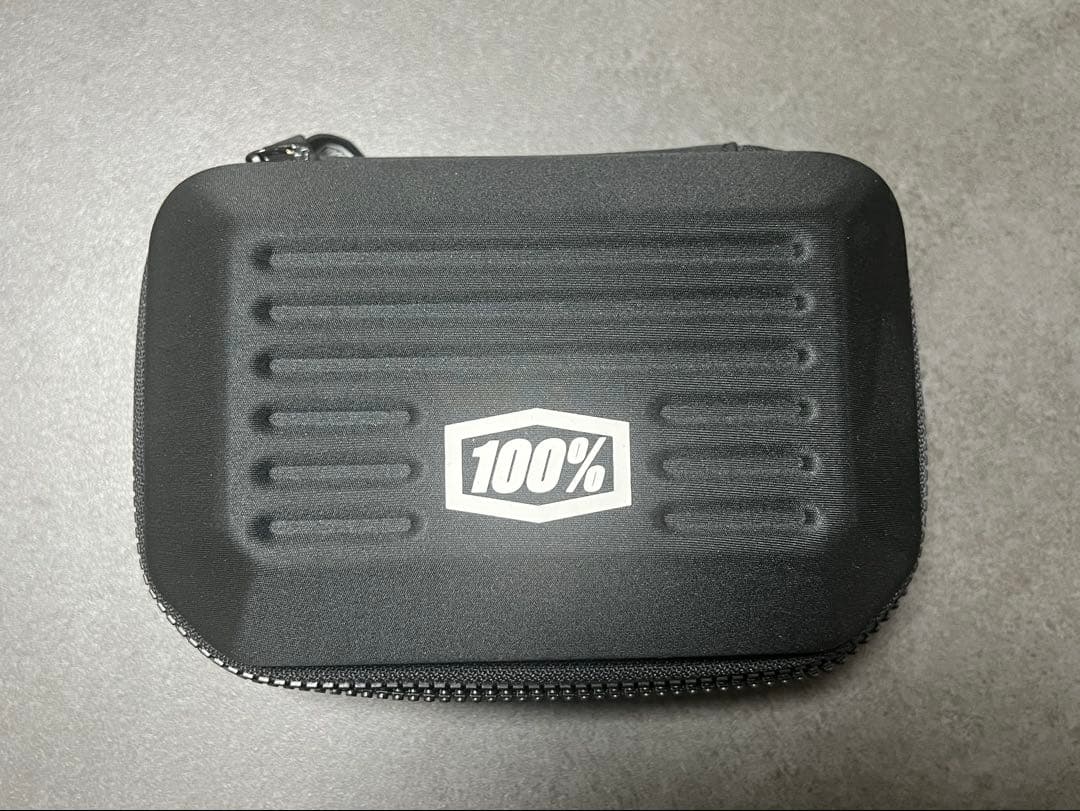 100% ワンハンドレッド サングラス