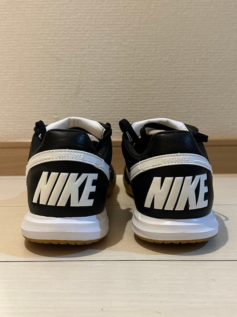 【極美品27cm】NIKE フットサルシューズ