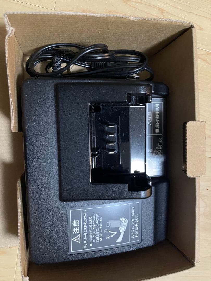 Panasonic NKJ063Z バッテリー充電器