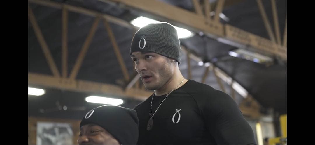 【ラスト 再入荷は無し】ヘラヒーローMr.Olympiaジェレミー ニットレッド