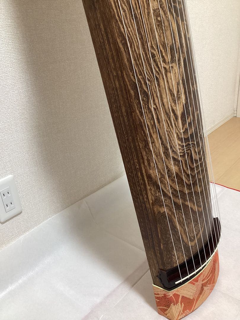 筝 13弦　綾杉彫り