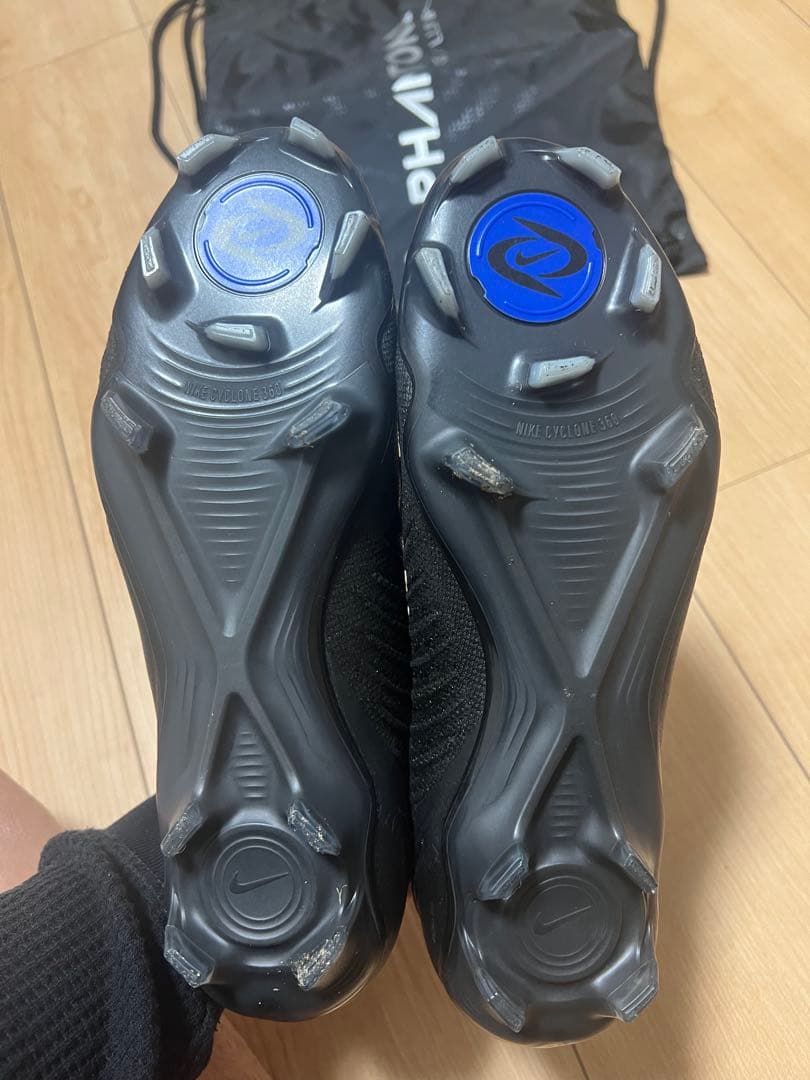 ナイキ　ファントムGX2エリートFG