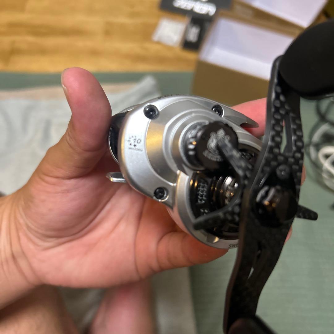 Abu Garcia ZENON MG7 ベイトリール シルバー