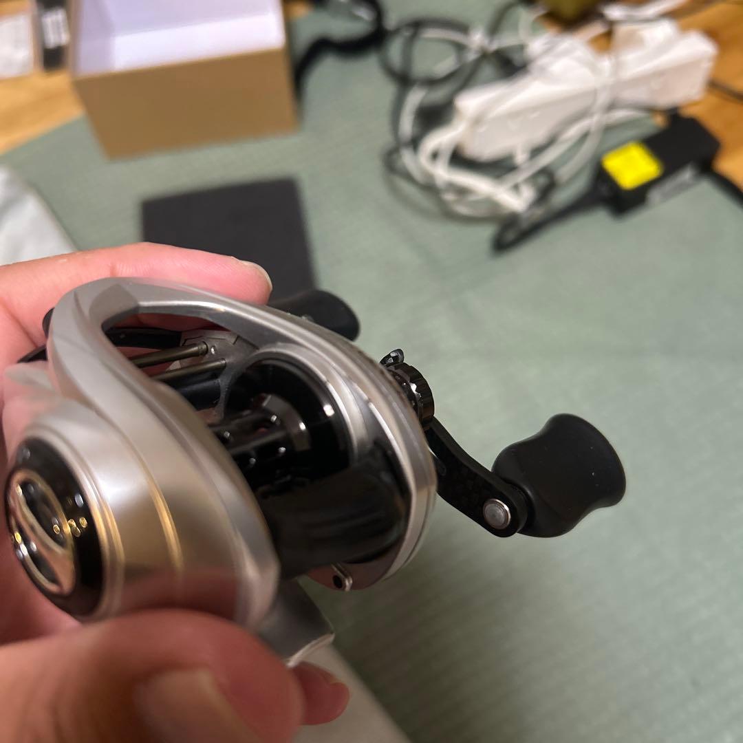 Abu Garcia ZENON MG7 ベイトリール シルバー