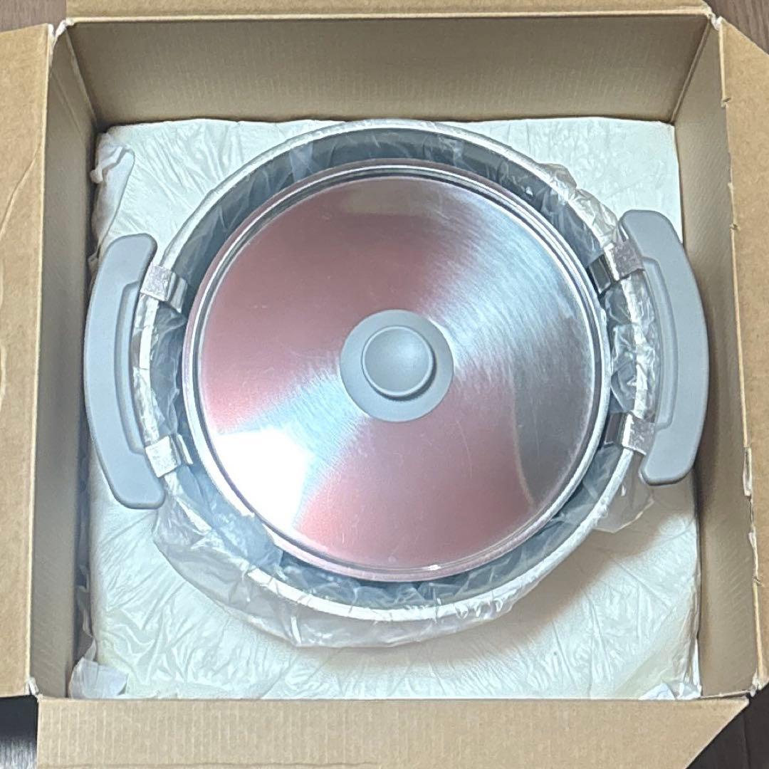 未使用　THERMOS シャトルシェフKBE-3000 3.0L キャロット色