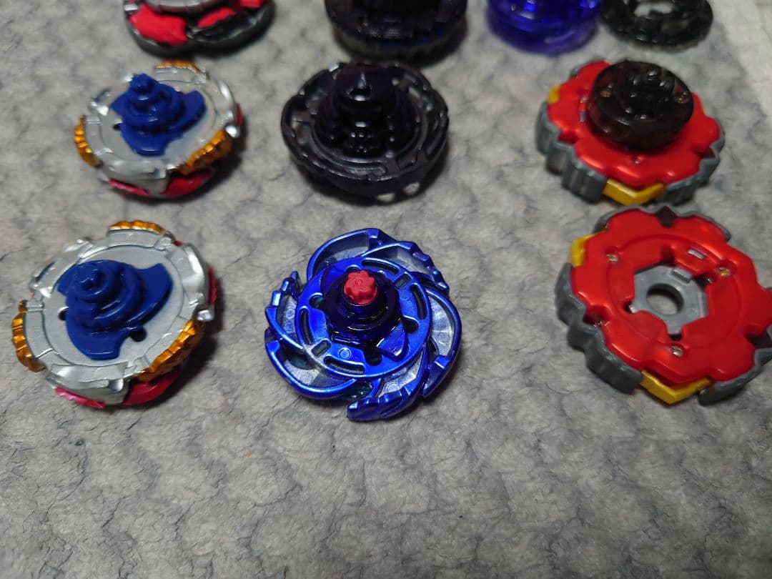は*つ様 メタルファイト ベイブレード 9個 まとめ売り オマケ付き
