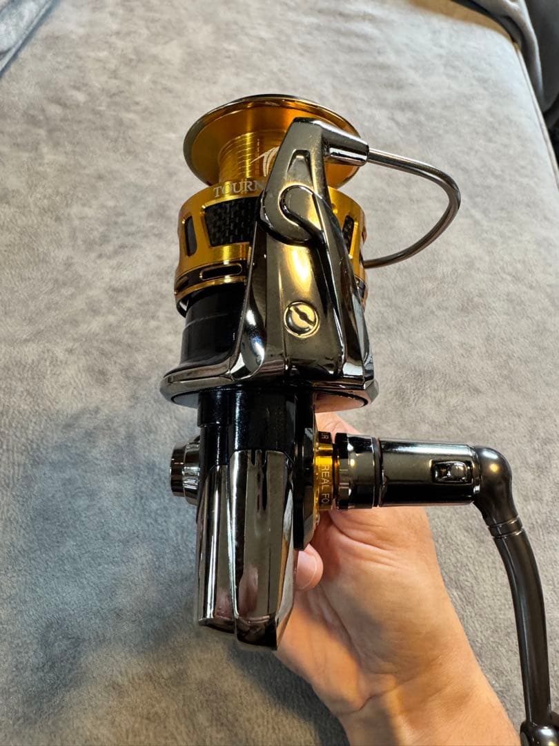 美品 09トーナメントISO Z3000LBD+競技スプール