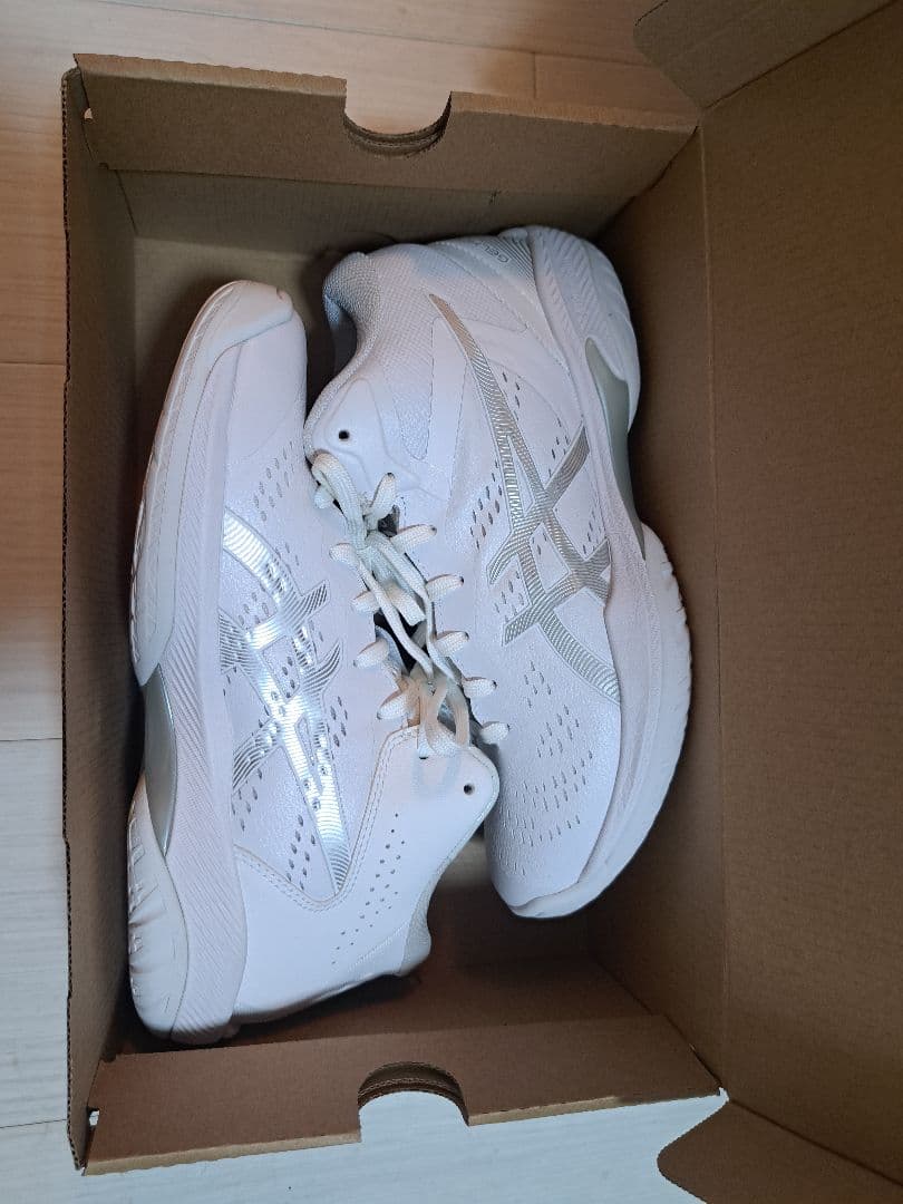 【yky様用】ASICS GEL-HOOP V16 バッシュ ホワイト 24cm