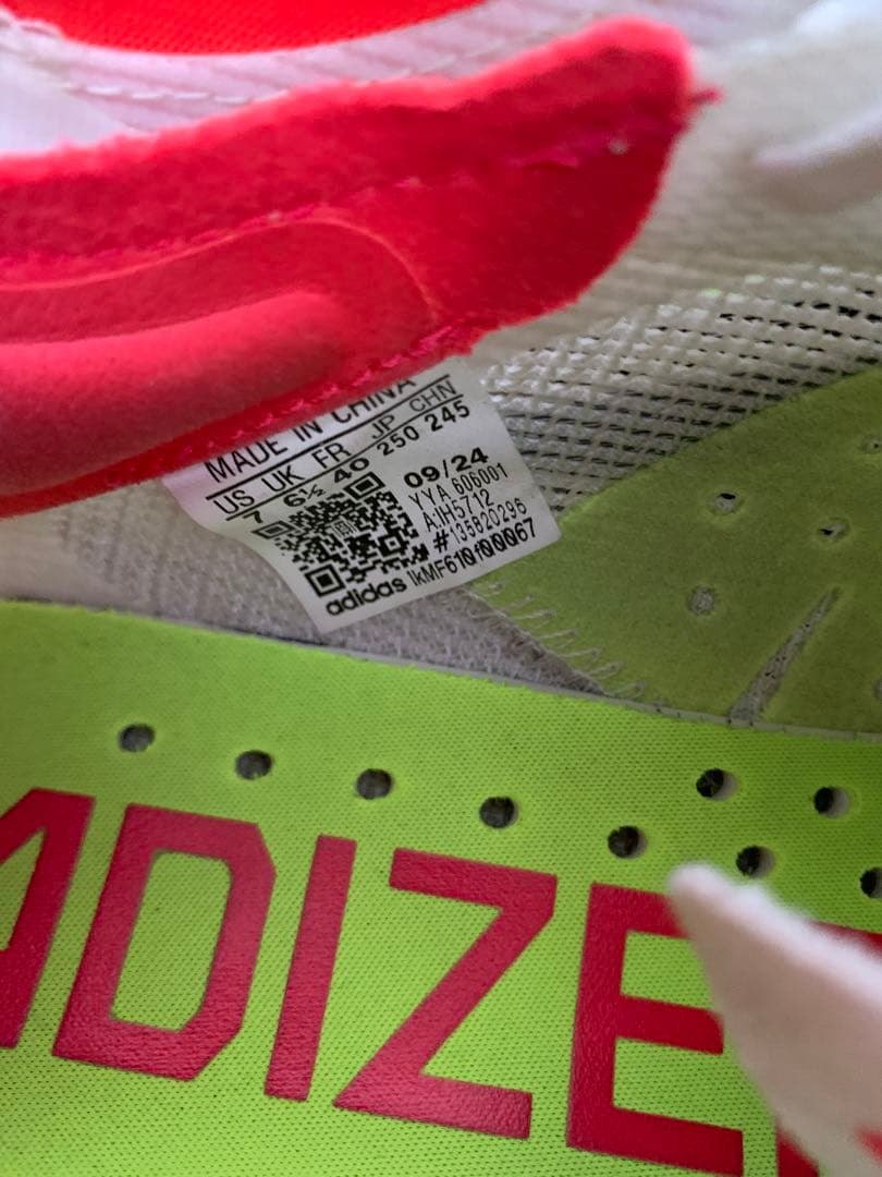 ADIZERO ランニングシューズ ホワイト/ブラック/レッド　25㌢