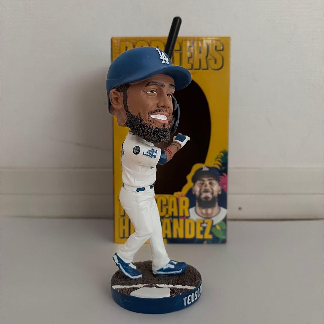 【米限定激レア】ドジャース TEOSCAR HERNANDEZ ボブルヘッド人形