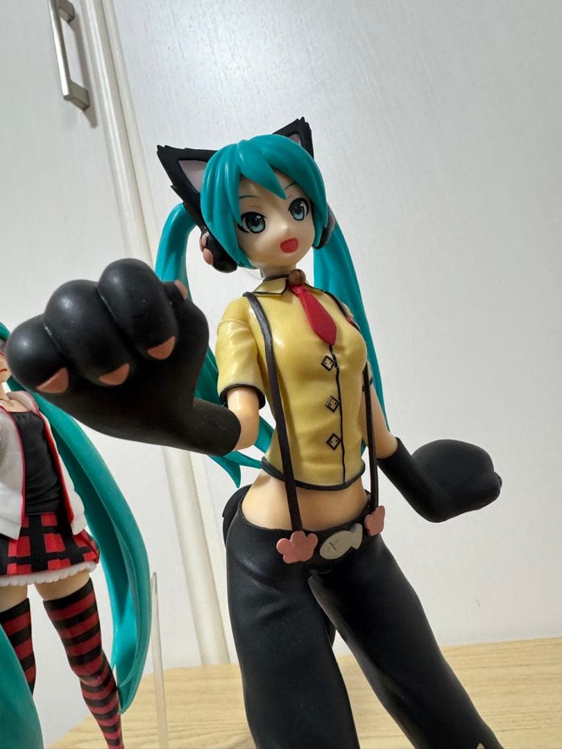 初音ミク スーパープレミアムフィギュア 2体セット （ナチュラル／にゃんこ）