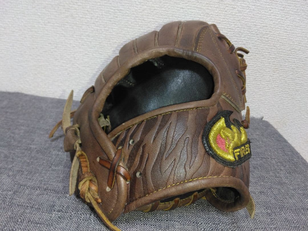 ファイヤーズ軟式内野グラブ