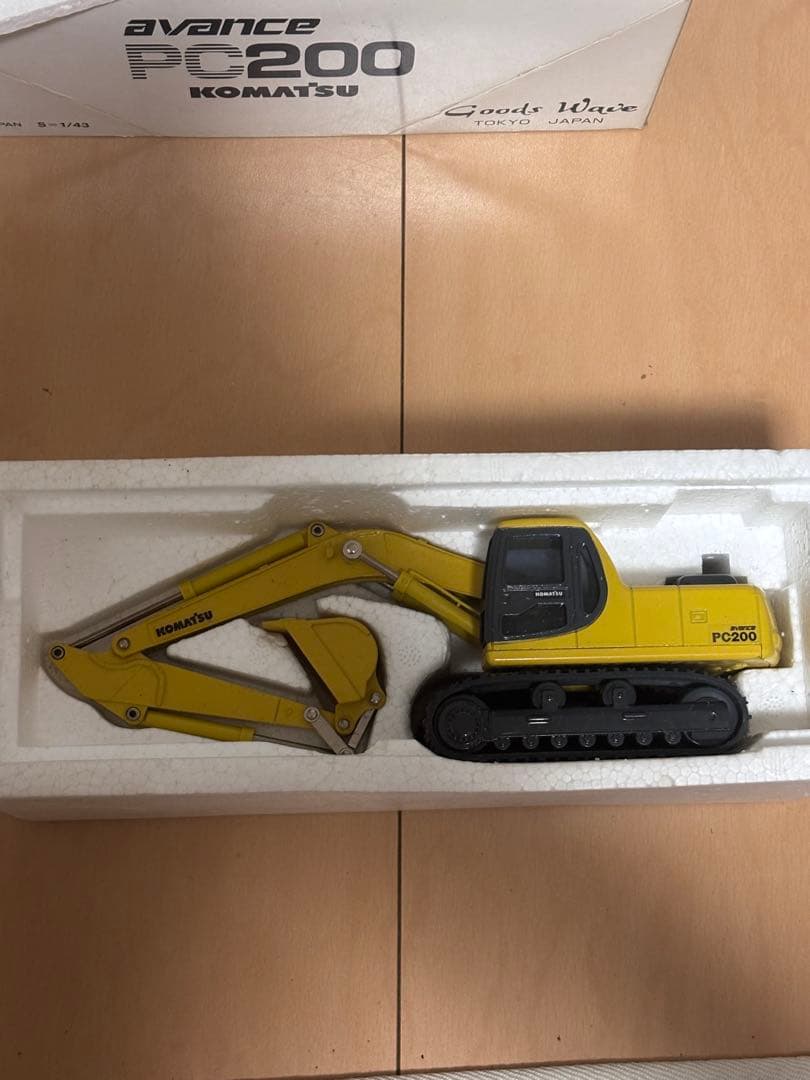 KOMATSU PC200 油圧ショベル 建機ミニカー コマツ