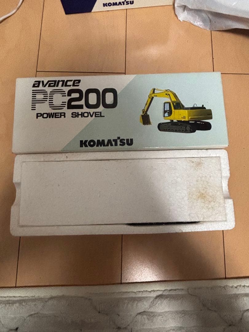 KOMATSU PC200 油圧ショベル 建機ミニカー コマツ