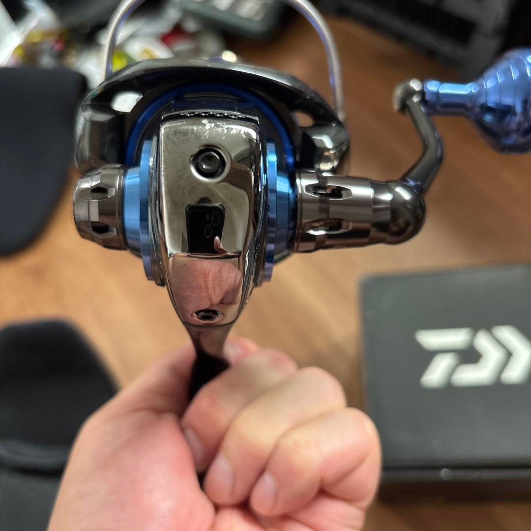 ダイワ　ソルティガ SALTIGA 4000H スピニングリール