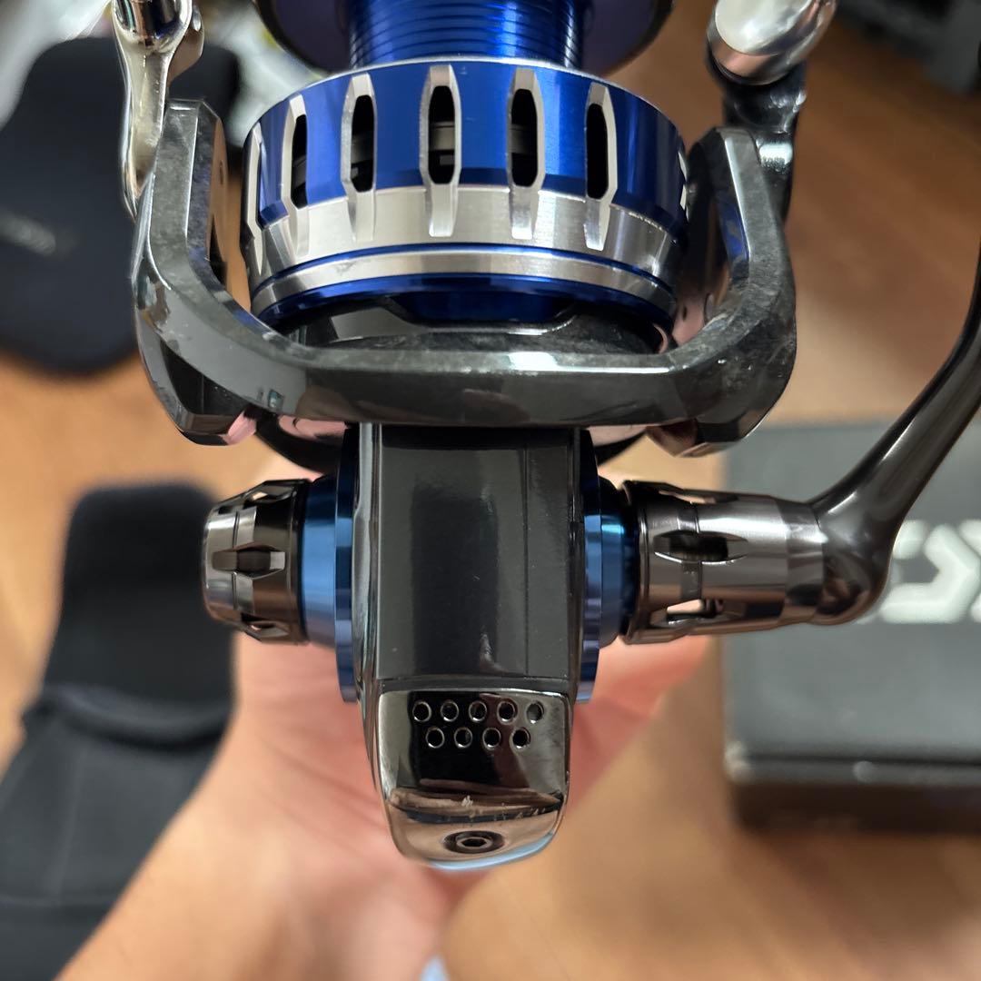 ダイワ　ソルティガ SALTIGA 4000H スピニングリール