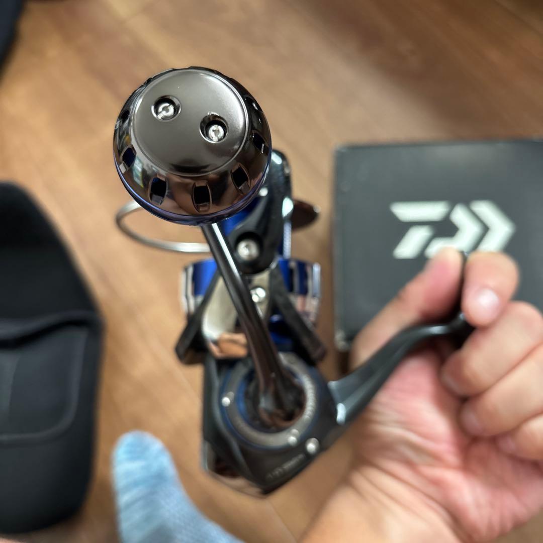 ダイワ　ソルティガ SALTIGA 4000H スピニングリール