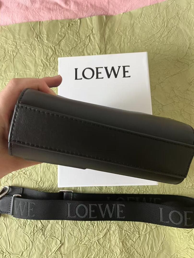 LOEWE ブラックレザー バッグ~~~