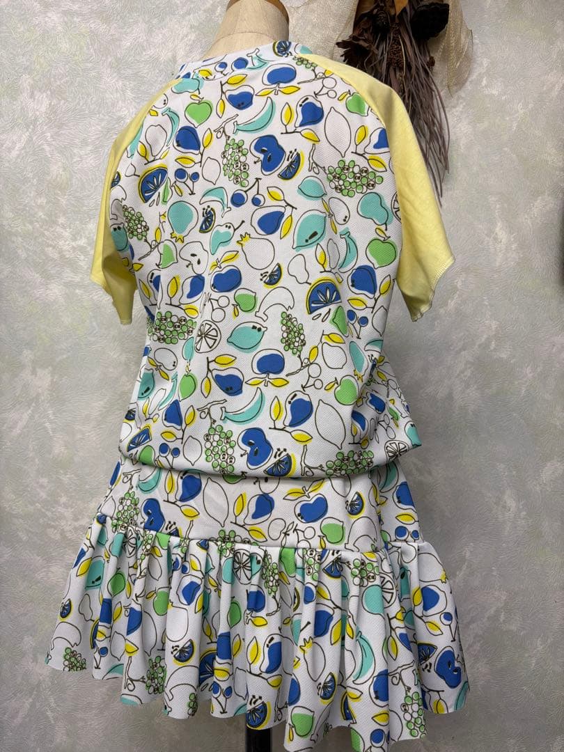 テニスウエア ワンピース フルーツ柄
