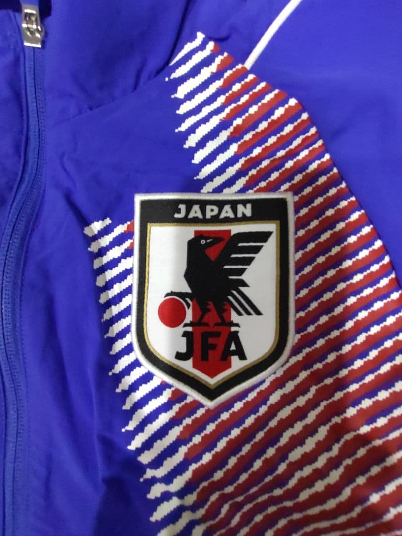 【74】新品タグ付き！日本代表 ピステ ウィンドブレーカー