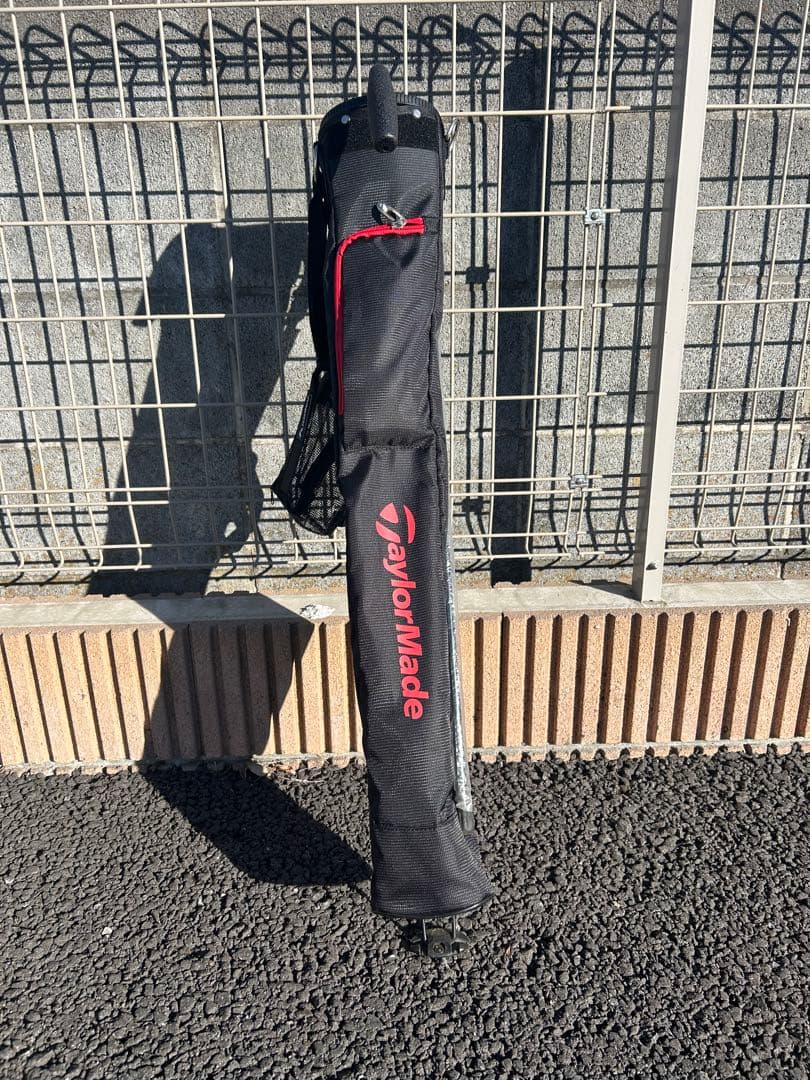 TaylorMade ミニバック 黒/赤 スタンド付き