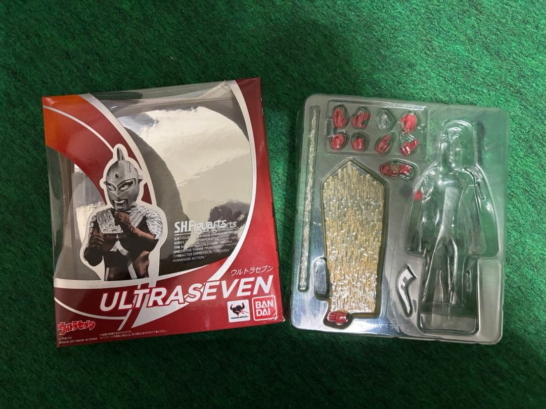 s.h figurets ウルトラマン六兄弟、ブラザーズマント　魂stage 付