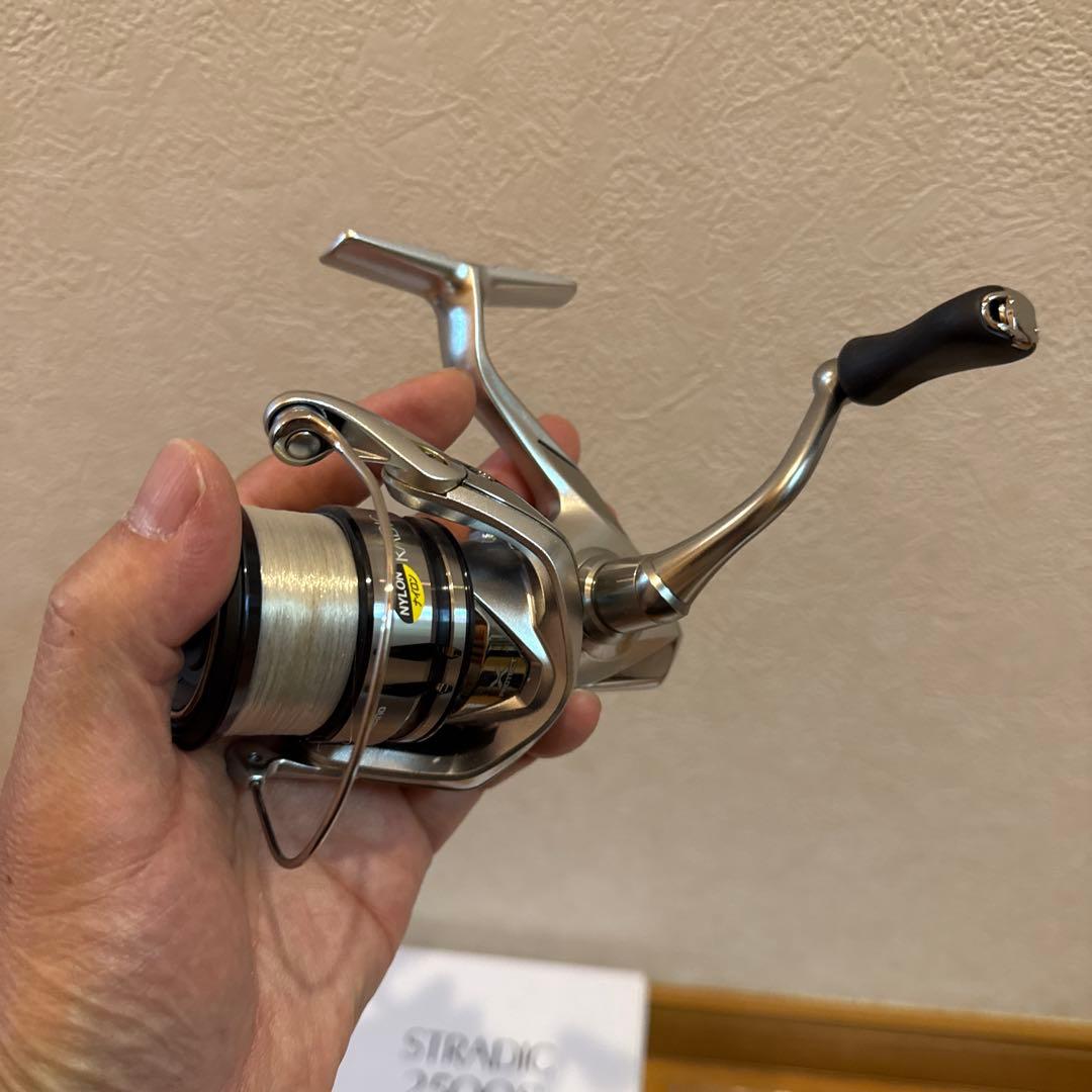 SHIMANO STRADIC 2500S スピニングリール