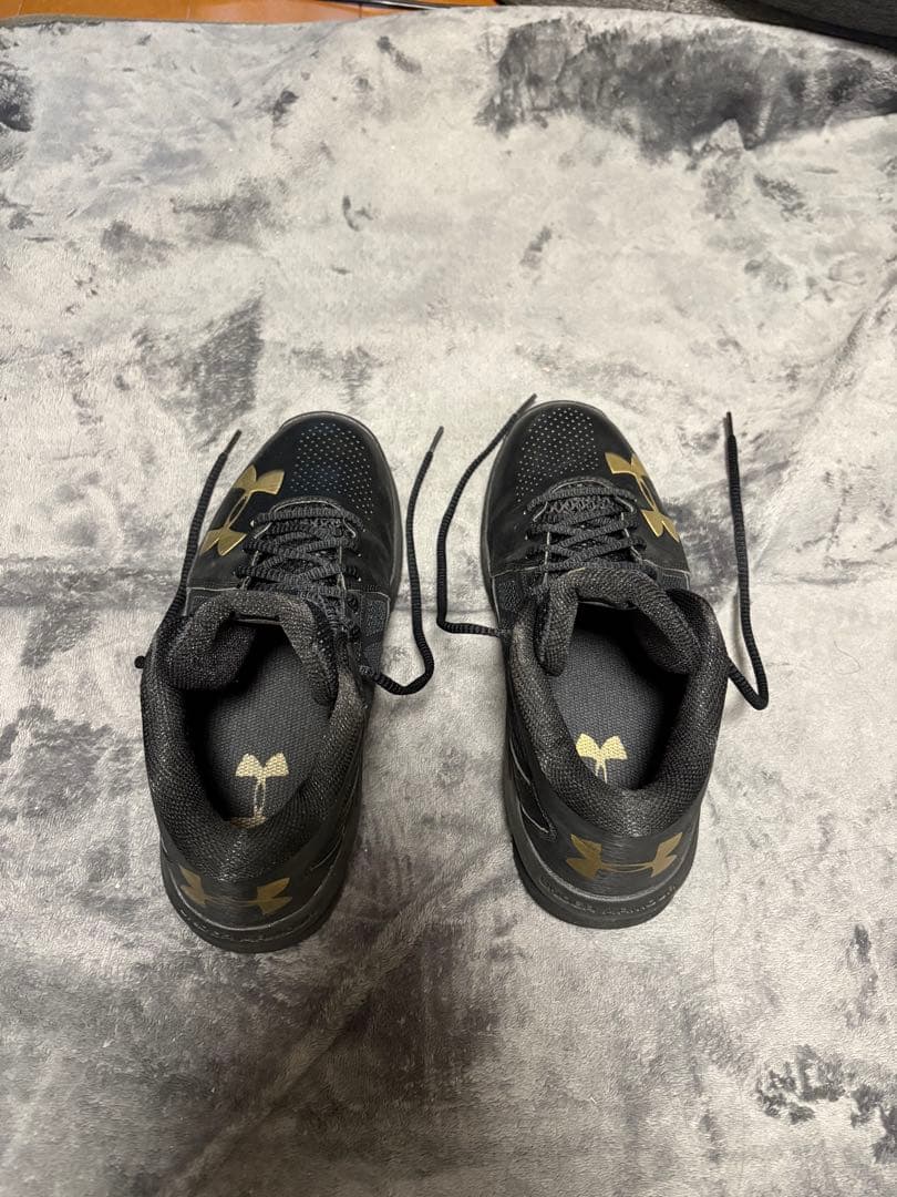 Under Armour バスケットボールシューズ ブラック/ゴールド